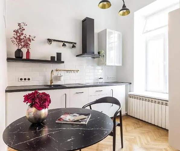 Czarujace Studio W Kamienicy Przy Metro Nowy Swiat Wwa20 Apartament