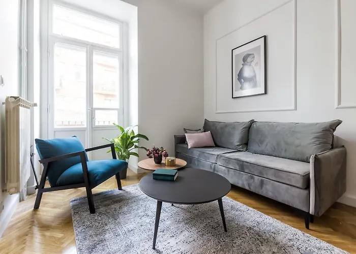 Czarujace Studio W Kamienicy Przy Metro Nowy Swiat Wwa20 Varsóvia